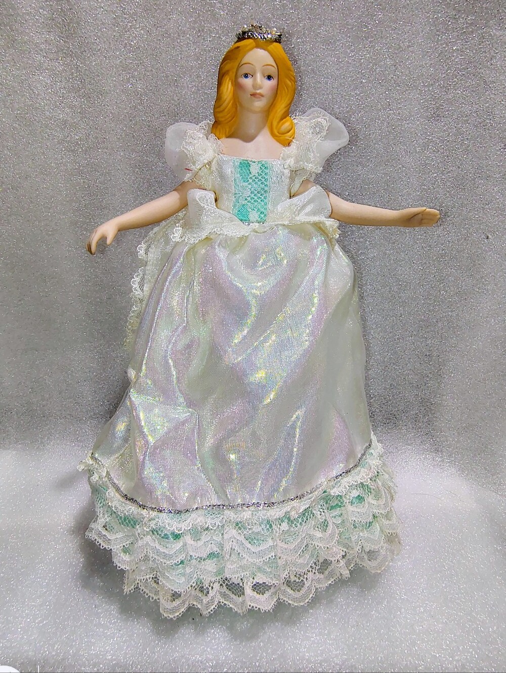 Vintage 1989 Avon Fairy Princess Porcelain Doll Crown 7.5"